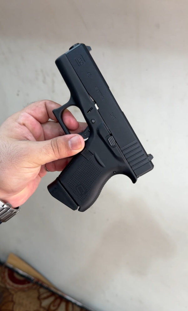Glock 43 Compact Size 6 Rounds Capacity High Quality 9mm - Image 3